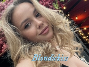 Blondiekiss