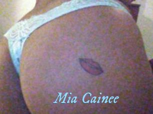 Mia_Cainee