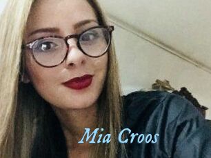 Mia_Croos