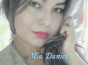 Mia_Daniels