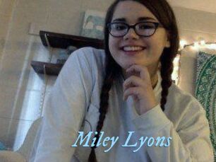 Miley_Lyons