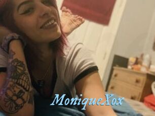 MoniqueXox